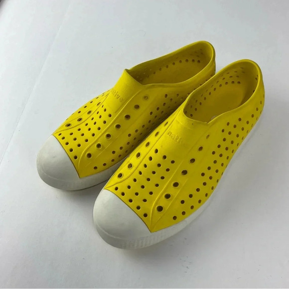 Native Jefferson Child Yellow Slip On Water Shoes J5 5 Junior - Picture 4 of 7
